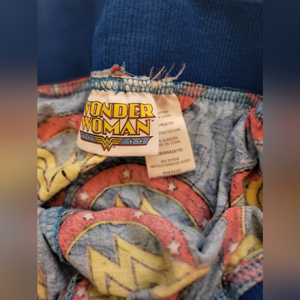 WONDERWOMAN lounge crop/capris - Picture 3 of 5
